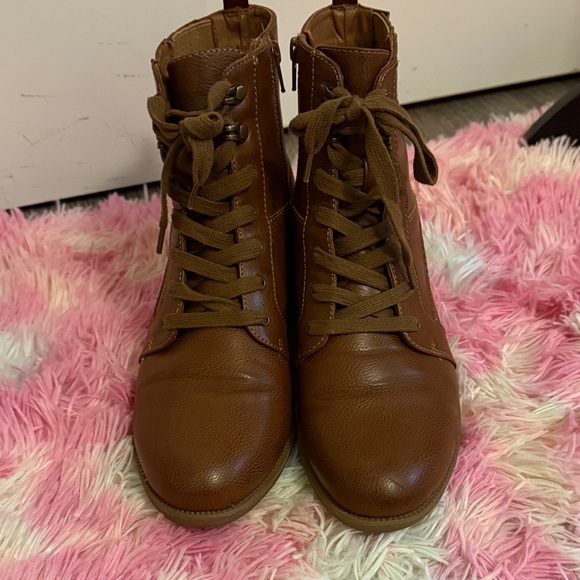 FRYE AND CO. Tan Lace-Up Ankle Boots - Picture 2 of 9